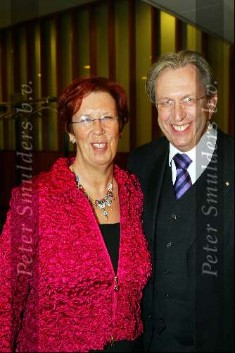 Amsterdam 14 maart 2004
Modeshow Paul Schulten in het Okura hotel.
Annemarie Jorritsma met man
