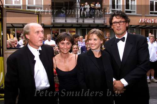 Herman v Veen samet zijn vrouw en dochter Babette v Veen met haar man Bas Westerweel