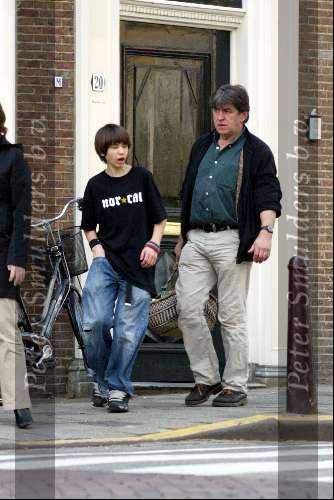 Abcoude 30 maart 2004
Bartho Braat boodschappen doen met zoon