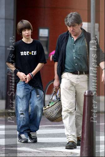 Abcoude 30 maart 2004
Bartho Braat boodschappen doen met zoon