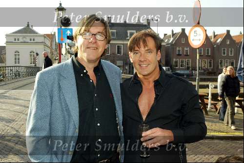 Muiden 29 maart 2003
Presentatie dvd Gerard Joling bij Cafe ome Ko in Muiden.
Gerard Joling en Bert v d Veer