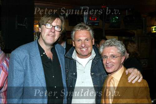 Muiden 29 maart 2003
Presentatie dvd Gerard Joling bij Cafe ome Ko in Muiden.
Bert v d Veer met Henny Huisman en Jacques d Ancona