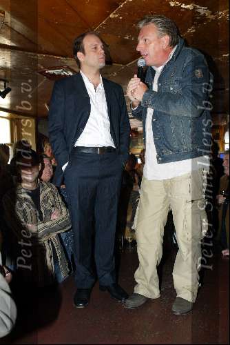 Muiden 29 maart 2003
Presentatie dvd Gerard Joling bij Cafe ome Ko in Muiden.
Henny Huisman met Carlo Boszhard
