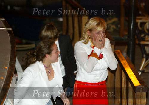 Amsterdam 30 maart 2004
Surpriseparty 
Caroline Tensen huilend