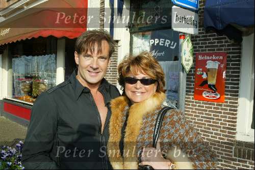 Muiden 29 maart 2003
Presentatie dvd Gerard Joling bij Cafe ome Ko in Muiden.
Christine Kroonenberg en Gerard Joling
