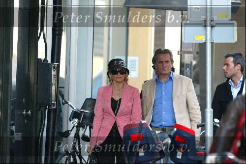 Amsterdam 27 maart 2004
Connie Breukhoven met Hans  Marvine en Edwin op PC Hooftstraat