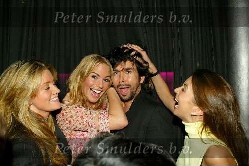 Amsterdam 3 maart 2004
Presentatie nieuw magazine Jacky in Jimmy Woo.
Mari v d Ven Ellemieke Vermolen en Rosanna Lima