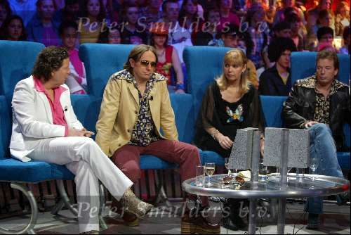 Amsterdam 27 maart 2004
Finale Idols in studio 21.
Jury Idols, Henkjan Smits Eric v Tijn Edwin Janssen en Jerney Kaagman