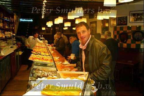 Barcelona, 18 Maart 2004
Ernie Brandts in een Tapaz-bar