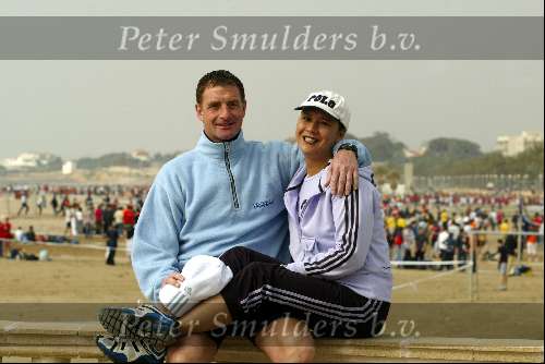 Barcelona, 16 april 2004
Ernie Brandts in zijn nieuwe land waar hij een nieuw bedrijf gaat starten hier met zijn vriendin Amy Hoyer