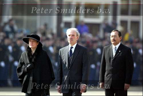 Delft 30 maart 2004
Begrafenis prinses Juliana in Grote kerk 
Frans Weisglas met vrouw