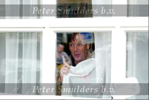 Amsterdam 16 maart 2004
Gerard Joling moet zich melden bij Politieburo met cameraploeg.