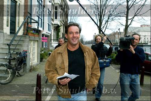 Amsterdam 16 maart 2004
Gerard Joling moet zich melden bij Politieburo met cameraploeg.