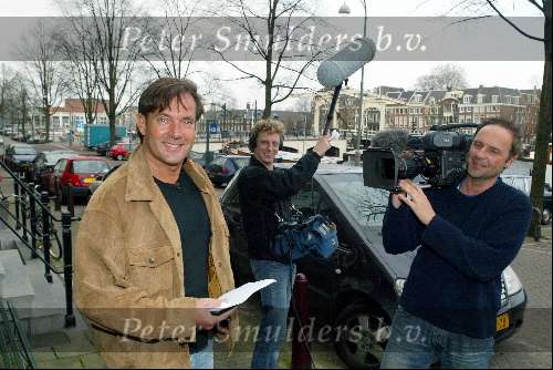 Amsterdam 16 maart 2004
Gerard Joling moet zich melden bij Politieburo met cameraploeg.