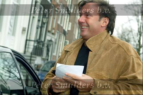 Amsterdam 16 maart 2004
Gerard Joling moet zich melden bij Politieburo met cameraploeg.