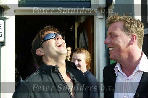 Muiden 29 maart 2003
Presentatie dvd Gerard Joling bij Cafe ome Ko in Muiden.
Gerard Joling met DJ Dave Heijneman