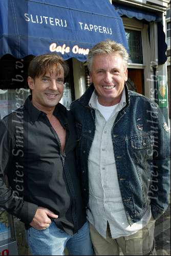 Muiden 29 maart 2003
Presentatie dvd Gerard Joling bij Cafe ome Ko in Muiden.
Henny Huisman en Gerard Joling