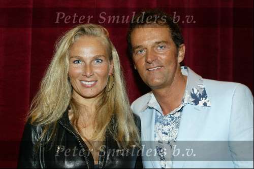 Amstelveen 27 maart 2004
Presentatie nieuwe Powerplate bij special sports.
Guus v d Meer met vrouw