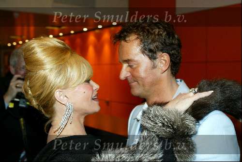 Amstelveen 27 maart 2004
Presentatie nieuwe Powerplate bij special sports.
Connie Breukhoven    met Guus v d Meer