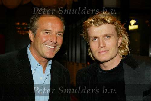Amsterdam 16 maart 2004
Modeshow Ronald Kolck in koepelkerk.
Hans Klok met vriend