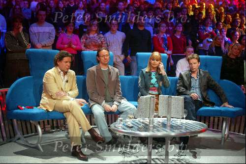 Hilversum 6 maart 2004
Idols in studio 22.  
Jury Idols, Henkjan Smits Eric v Tijn Jerney Kaagman en Edwin Janssen