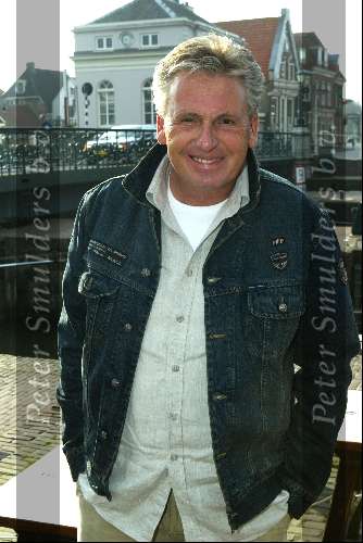 Muiden 29 maart 2003
Presentatie dvd Gerard Joling bij Cafe ome Ko in Muiden.
Henny Huisman