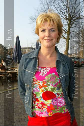 Muiden 29 maart 2003
Presentatie dvd Gerard Joling bij Cafe ome Ko in Muiden.
Irene Moors
