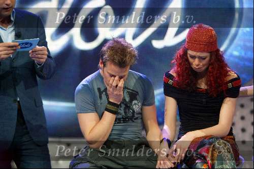 Hilversum 13 maart 2004
Finale Idols in studio 22 in Hilversum.
Reinout  Oerlemans en Tooske Breugem en Robin Idols en Irma Idols huilend