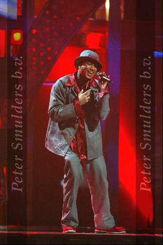 Hilversum 6 maart 2004
Idols in studio 22. JK tijdens zijn optreden
De 10 finalisten