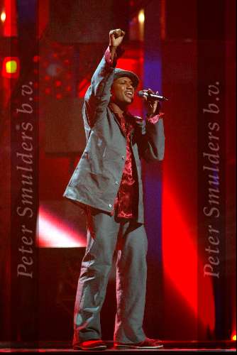 Hilversum 6 maart 2004
Idols in studio 22. JK Idols tijdens zijn optreden
De 10 finalisten  .