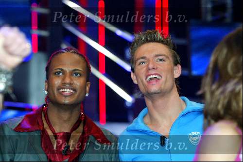 Hilversum 6 maart 2004
Idols in studio 22. JK Idols en Ron Idols  
De 10 finalisten  .