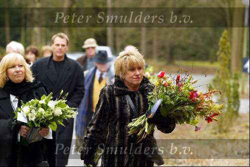 Dieren 13 maart 2004
Crematie van Albert Mol.
Willeke Alberti en Jenny Arian