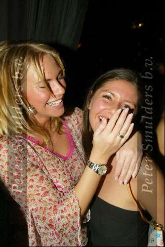 Amsterdam 3 maart 2004
Presentatie nieuw magazine Jacky in Jimmy Woo.
Ellekmieke  Vermolen en Josefine v Asdonk