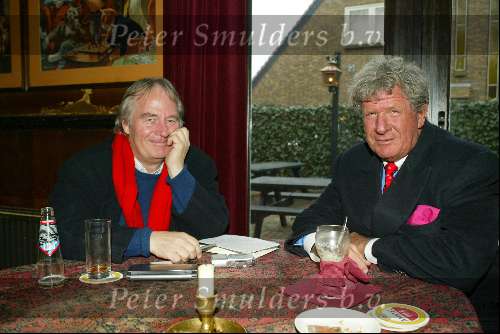 Blaricum 2 maart 2004
Willibrord Frequin bij cafe Moeke Spijkstra samen met Karel Hille
Peter Smulders bv