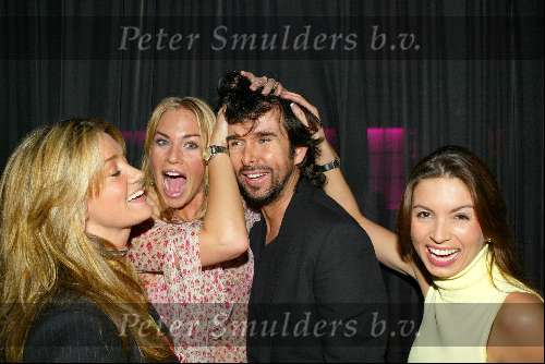 Amsterdam 3 maart 2004
Presentatie nieuw magazine Jacky in Jimmy Woo.
Mari v d Ven Ellemieke Vermolen en Rosanna Lima