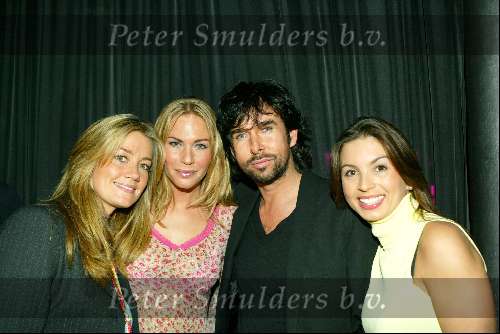 Amsterdam 3 maart 2004
Presentatie nieuw magazine Jacky in Jimmy Woo.
Mari v d Ven Ellemieke Vermolen en Rosanna Lima