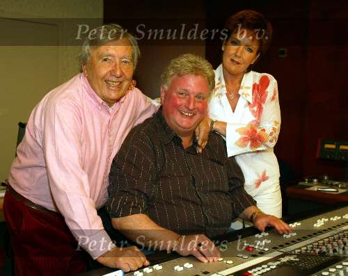 Weert, 29 Maart 2004
Marianne Weber met Johnny Hoes en Emile Hartkamp