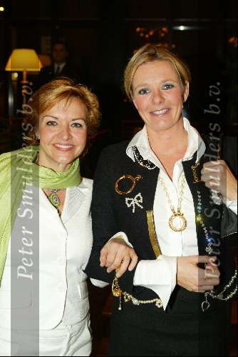 Amsterdam 16 maart 2004
Modeshow Ronald Kolck in koepelkerk.
Mariska v Kolck  met vrouw Frits Kroymans