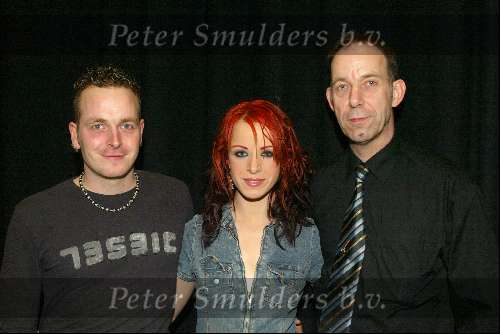 Hilversum 6 maart 2004
Idols in studio 22.Marlies Idols met vader en broer
De 10 finalisten  .