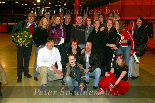 Hilversum 6 maart 2004
Idols in studio 22. Marlies Idols met broer en familie
De 10 finalisten