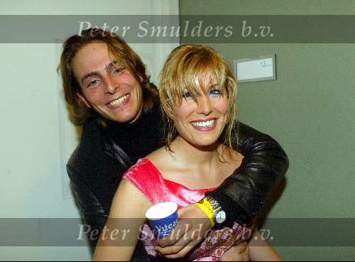 Hilversum 6 maart 2004
Idols in studio 22. Maud Idols met vriend
Eerste finale ronde 2004