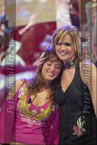 Hilversum 6 maart 2004
Idols in studio 22.  
Tooske Breugem  en Meike Idols
Eerste finale ronde 2004