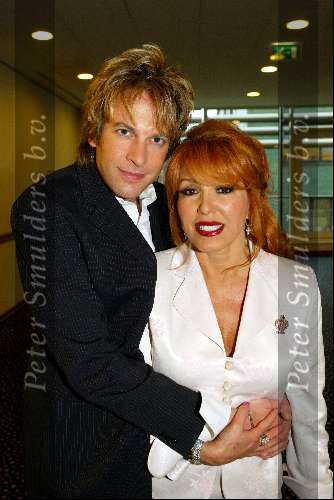 Amsterdam 14 maart 2004
Modeshow Paul Schulten in het Okura hotel.
Adam Curry en Patricia Paay