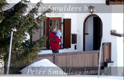 Lech 17 maart 2004
Prins Willem Alexander , Maxima en Prinses Amalia op vakantie in Lech.