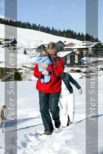Lech 17 maart 2004
Prinses Maxima, Prins Willem Alexander en  Prinses Amalia   in Lech.