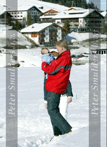 Lech 17 maart 2004
Prinses Maxima, Prins Willem Alexander en  Prinses Amalia   in Lech.