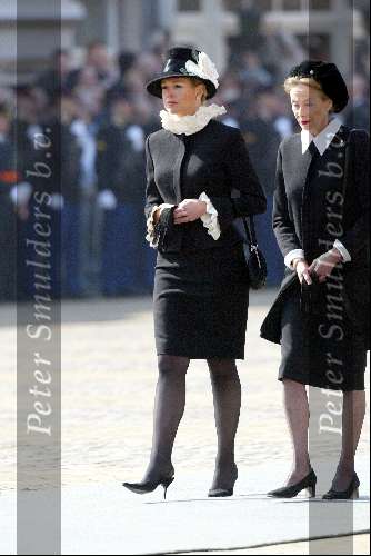 Delft 30 maart 2004
Begrafenis prinses Juliana in Grote kerk . Maxima met hofdame
