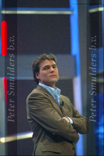 Hilversum 6 maart 2004
Idols in studio 22. Robin
De 10 finalisten met Reinout Oerlemans
Eerste finale ronde 2004

Eerste finale ronde 2004