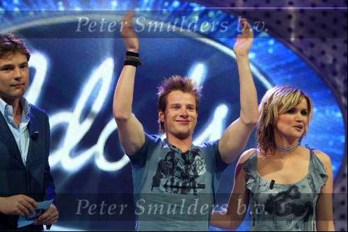 Hilversum 13 maart 2004
Finale Idols in studio 22 in Hilversum.
Reinout  Oerlemans en Tooske Breugem en Robin Idols