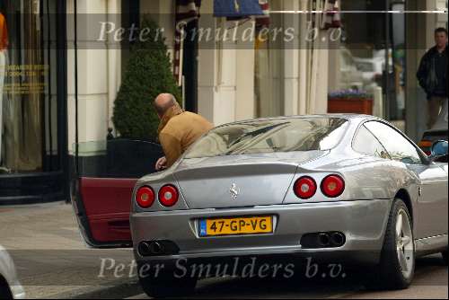 Amsterdam 16 maart 2004
Rene Bloem met ferrari op pc hooftstraat